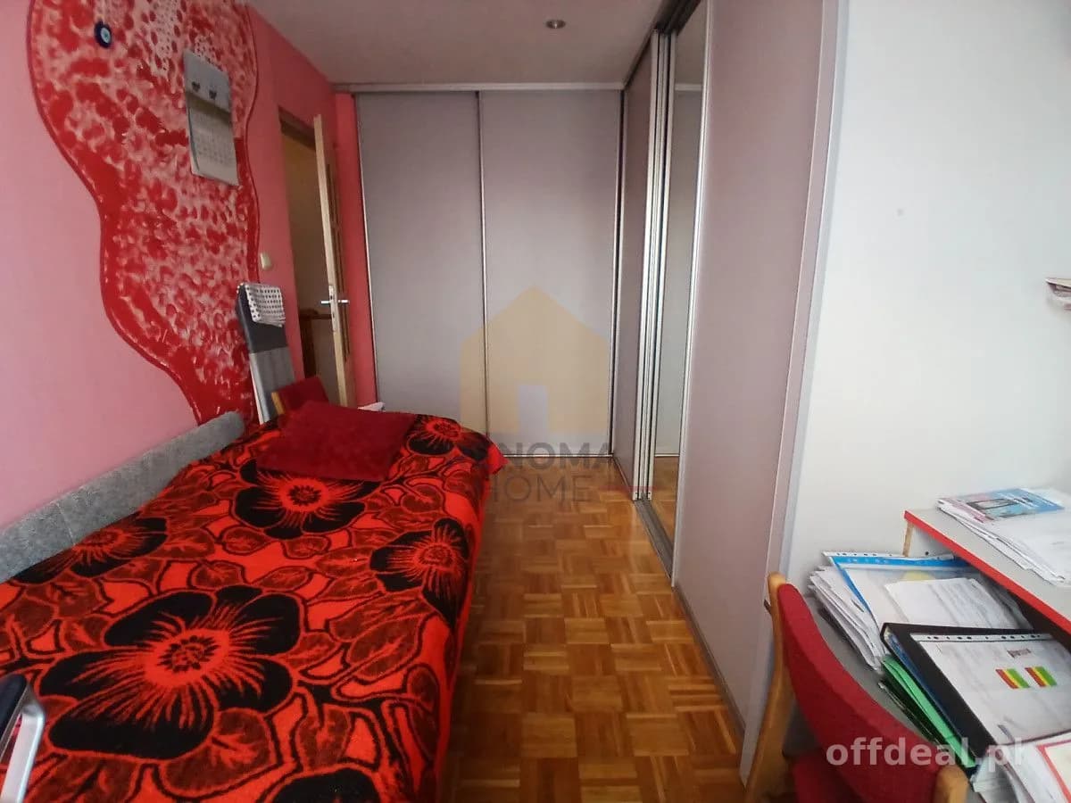 Skrajny dom w zabudowie szeregowej – komfort i pry