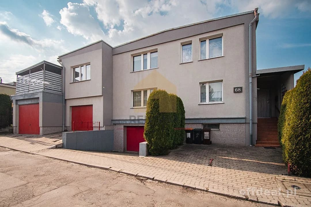 Skrajny dom w zabudowie szeregowej – komfort i pry