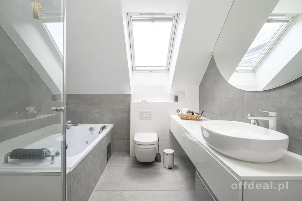 Przestronny dom z basenem, sauna i juacuzzi