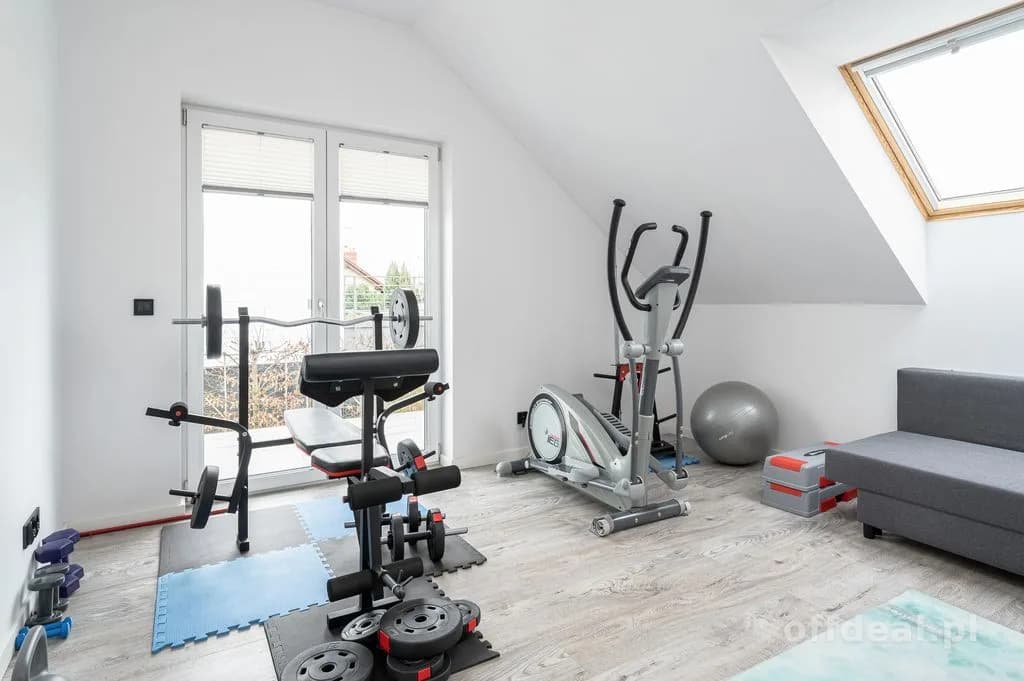 Przestronny dom z basenem, sauna i juacuzzi