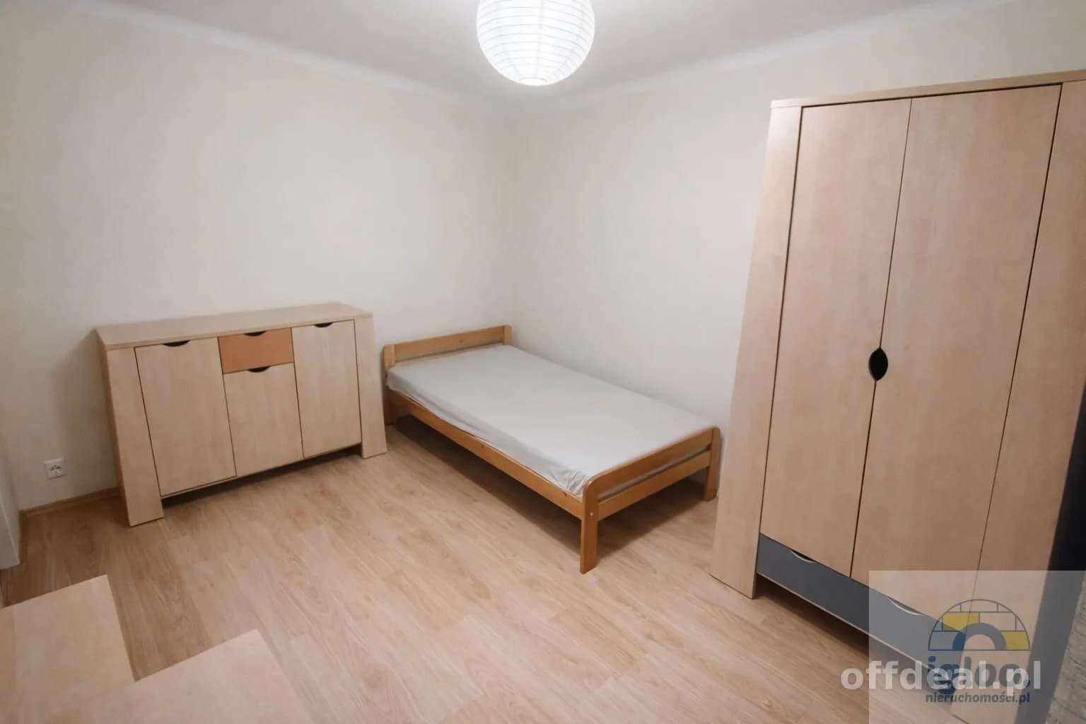 Przestronne 2 pokoje plus widna kuchnia do wejscia Parter KSM