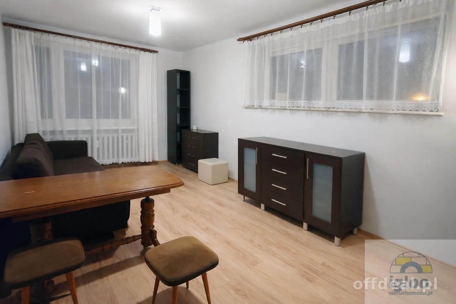 Przestronne 2 pokoje plus widna kuchnia do wejscia Parter KSM