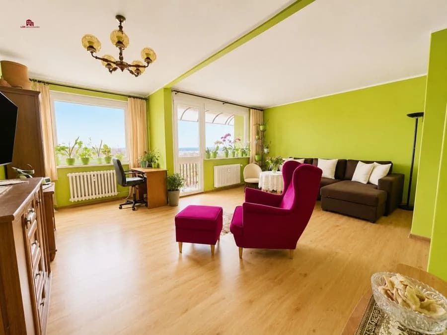 3 pokoje / 49,6 m² / ostatnie piętro / loggia
