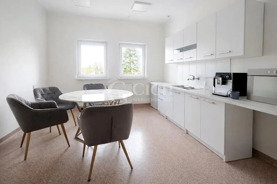 Lokal biurowy 77,68 m² | 3 pokoje | Parking | Tarnów – ul. Torowa