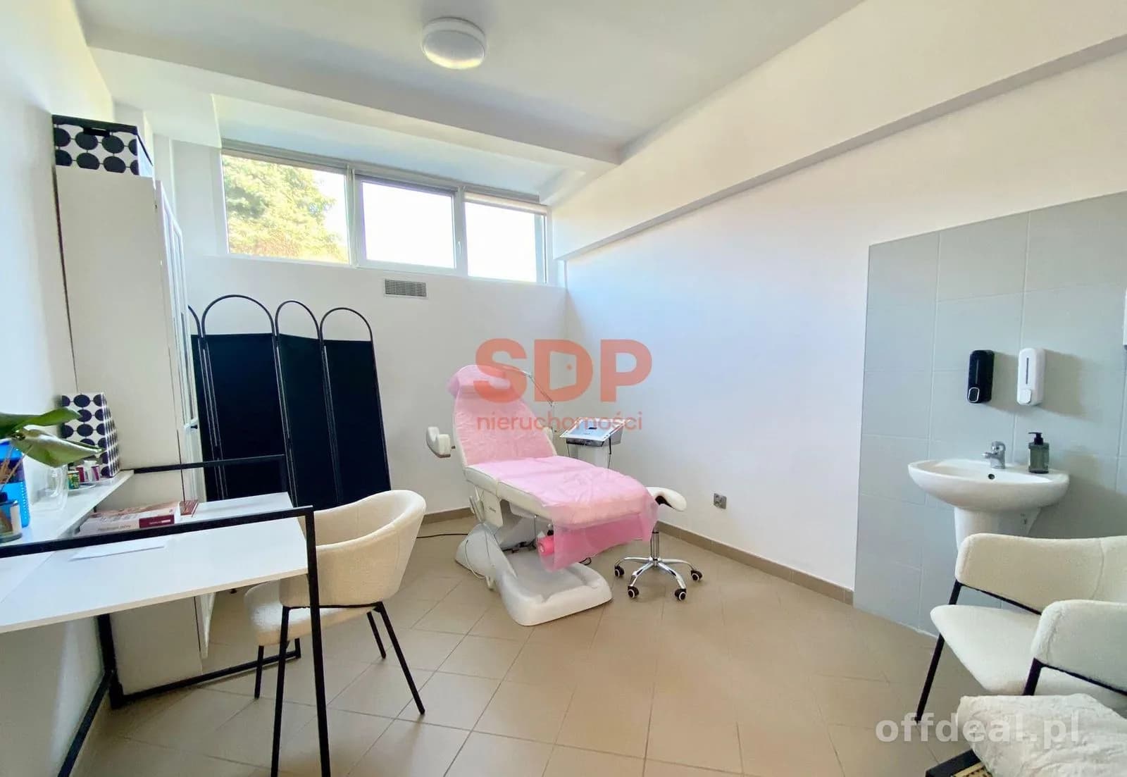 commercial property for rent in Wrocław, Fabryczna, Muchobór Wielki | 262.5 m²