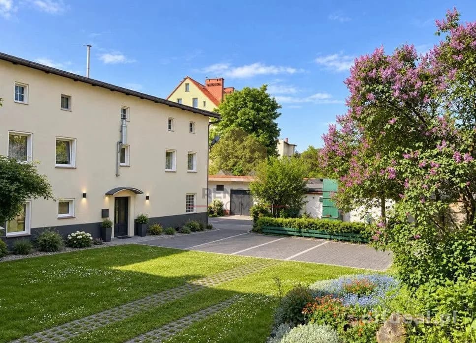 Zdjęcie 9: Dom, 9 pokoje, 250 m², Wałbrzych