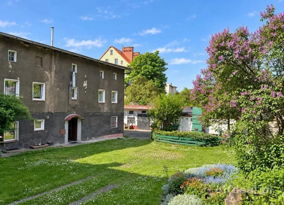 Zdjęcie 1: Dom, 9 pokoje, 250 m², Wałbrzych