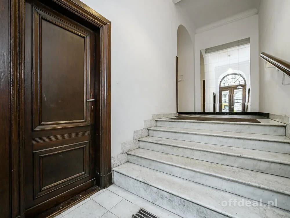 commercial property for sale in Warszawa | 193.18 m²