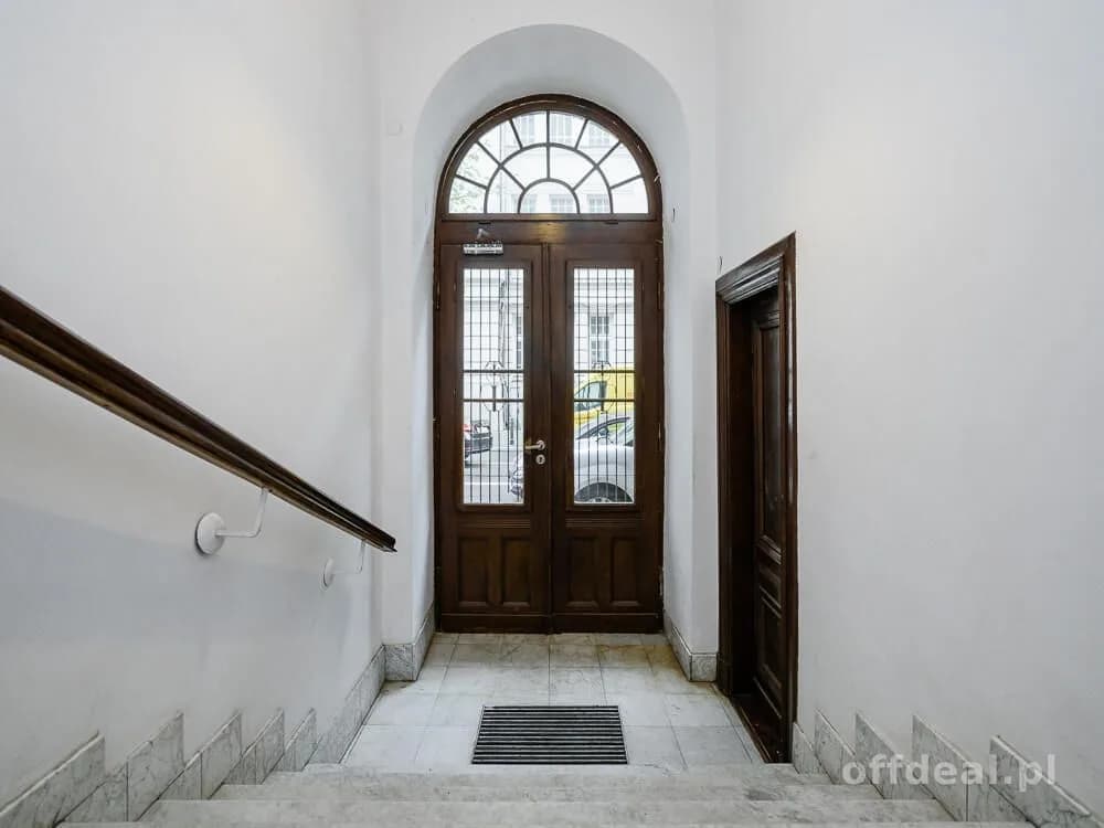 commercial property for sale in Warszawa | 193.18 m²