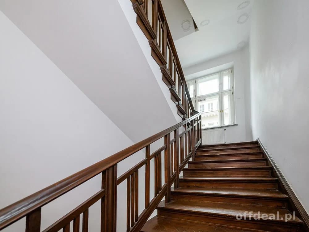 commercial property for sale in Warszawa | 193.18 m²