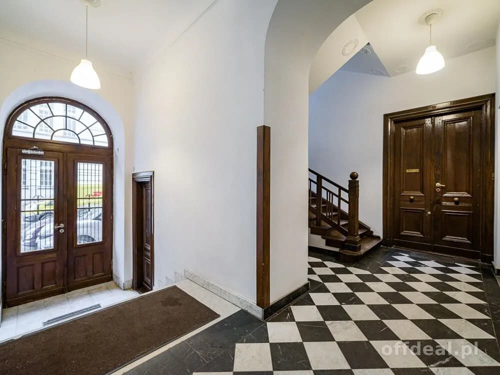 commercial property for sale in Warszawa | 193.18 m²