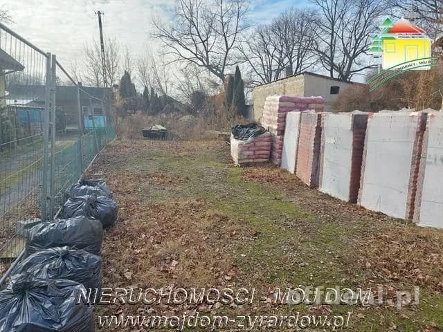 Działka z warunkami zabudowy blisko centrum Jaktorowa.