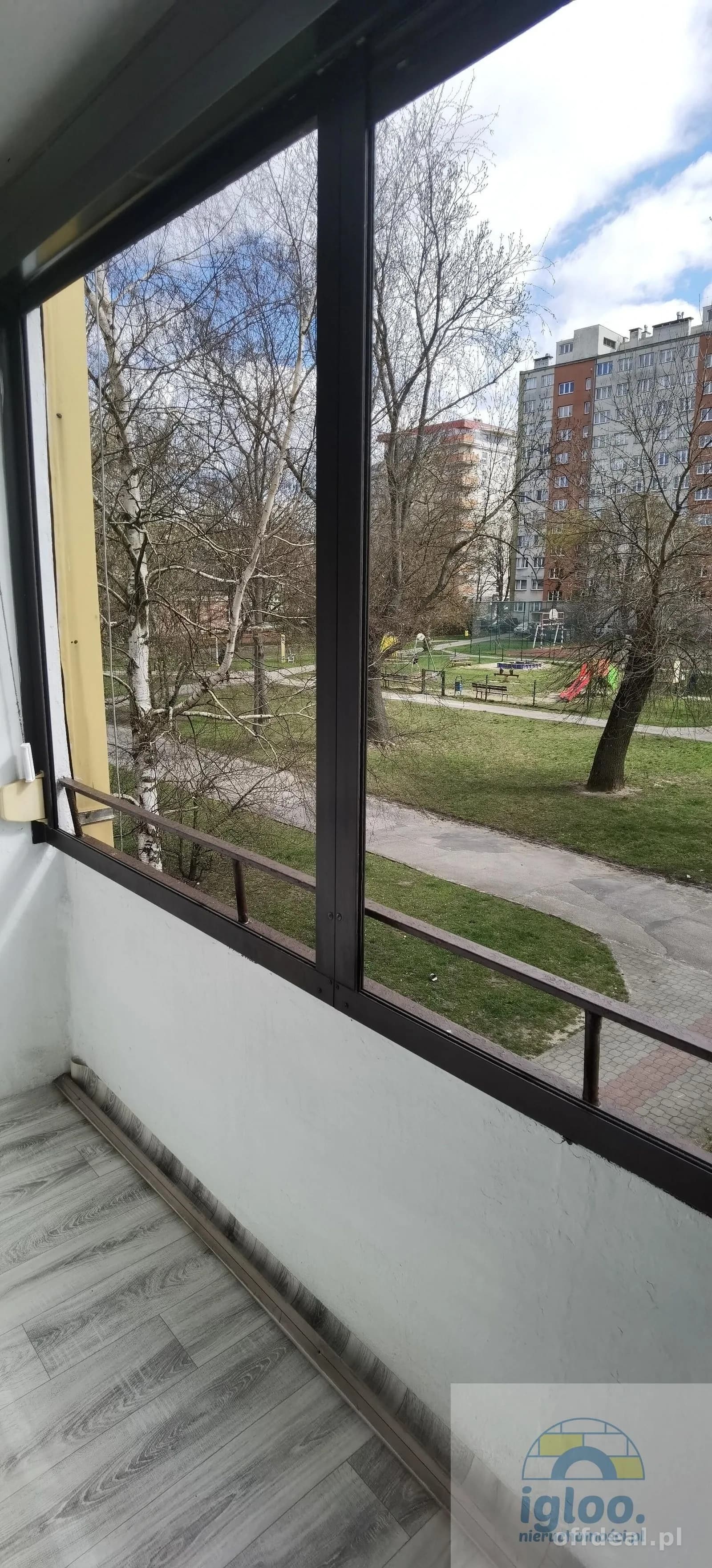 Do wejścia 3-pok na 1-piętrze Sady, Politechnika Św