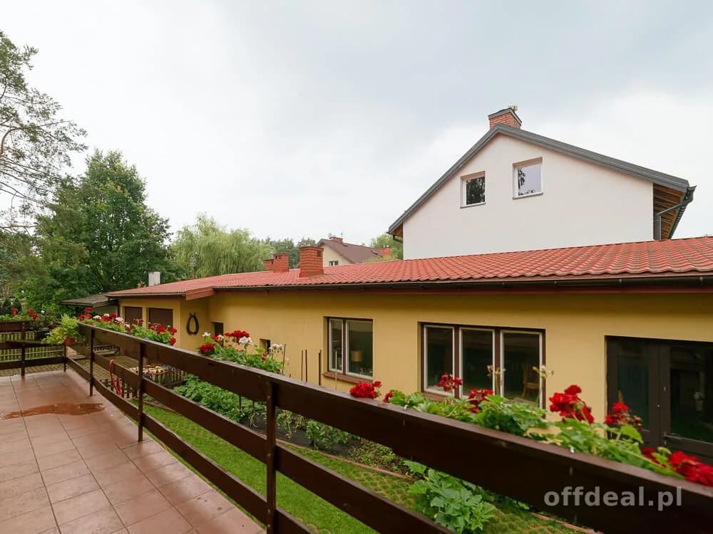 6-Zimmer Haus zum Verkauf in Sulejówek | 350 m²
