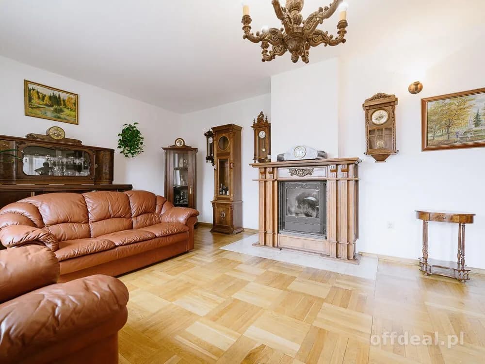 6-Zimmer Haus zum Verkauf in Sulejówek | 350 m²