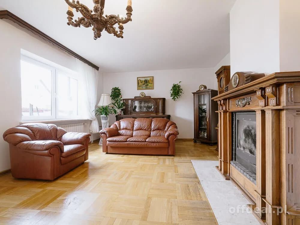 6-Zimmer Haus zum Verkauf in Sulejówek | 350 m²