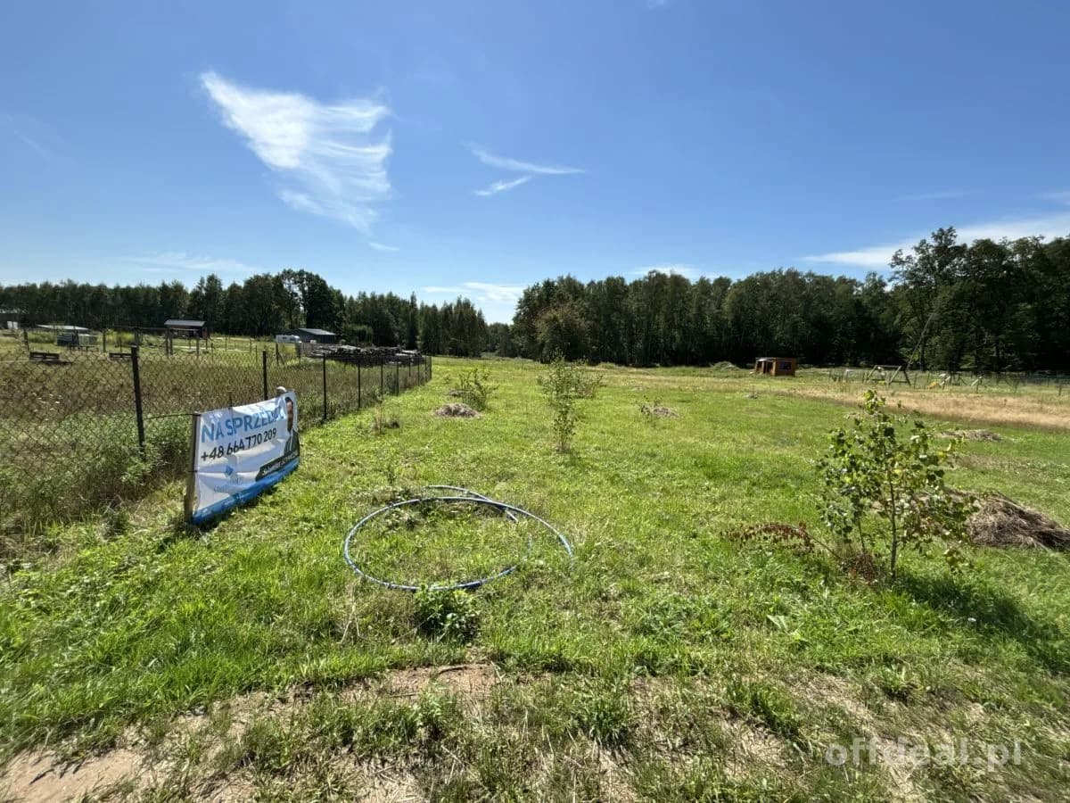 plot for sale in Pierstnica | 912 m²