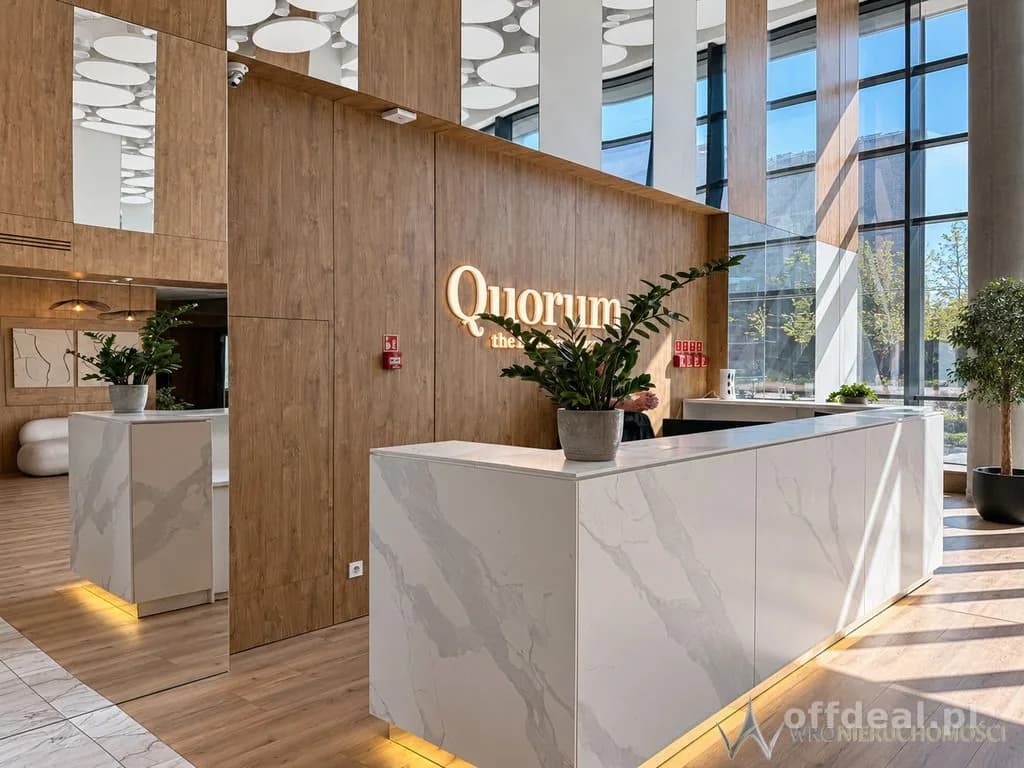 Quorum | 21. piętro | Widok na Odrę | Parking