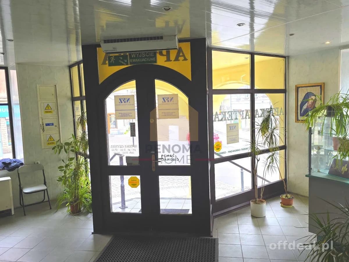 Lokal 138m2 handel, parking