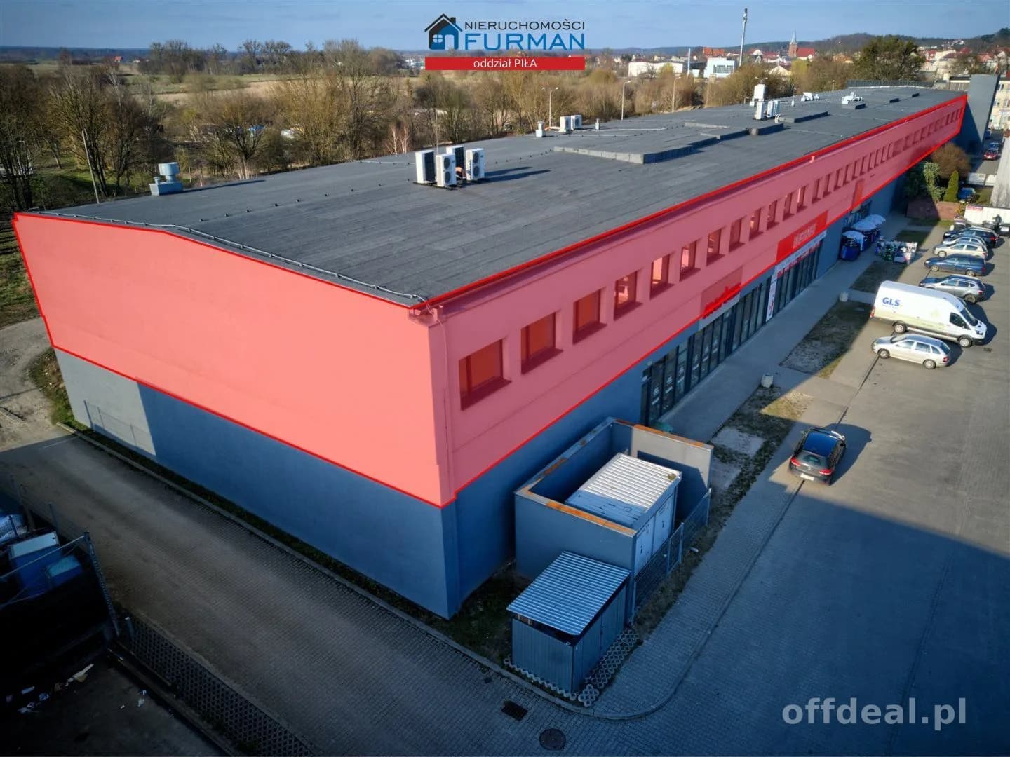 Piętro budynku handlowo usługowego.