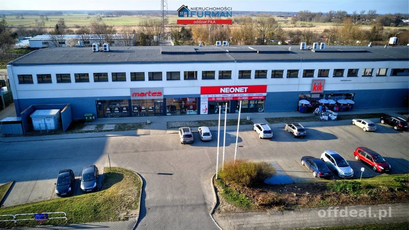 Piętro budynku handlowo usługowego.