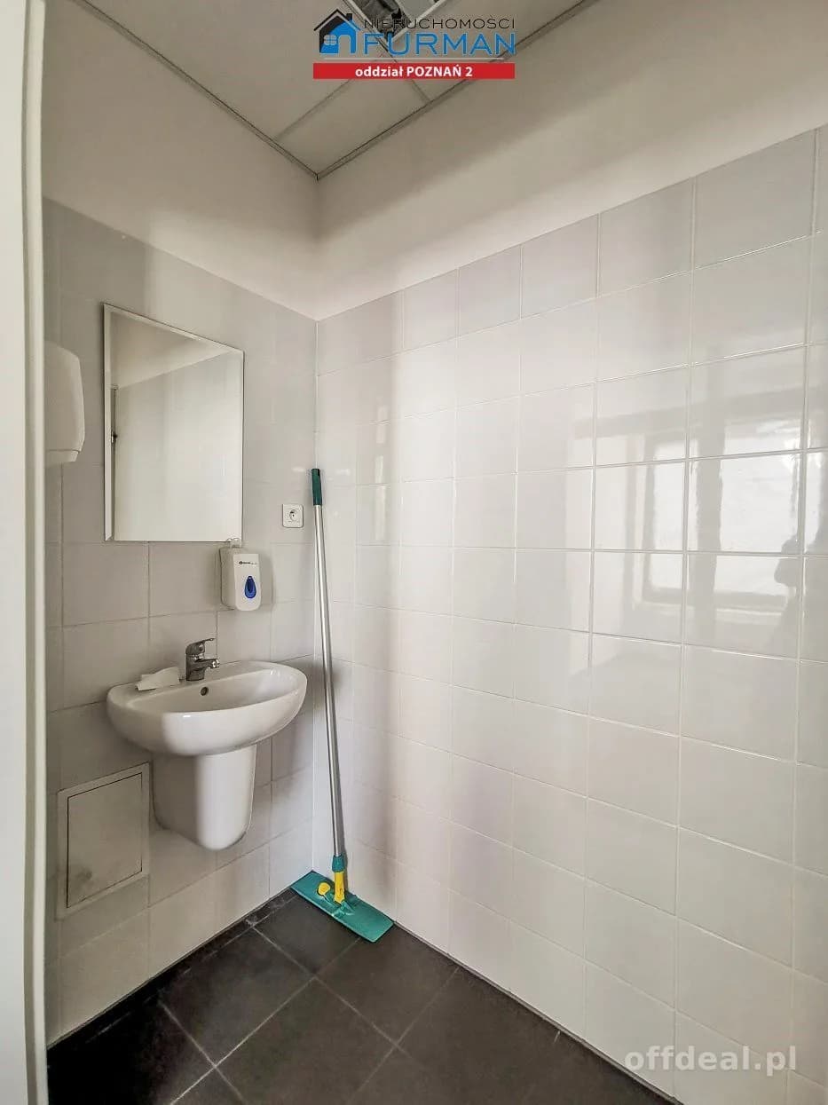Lokal Biurowy, 56mkw, Piątkowska, parter biurowca