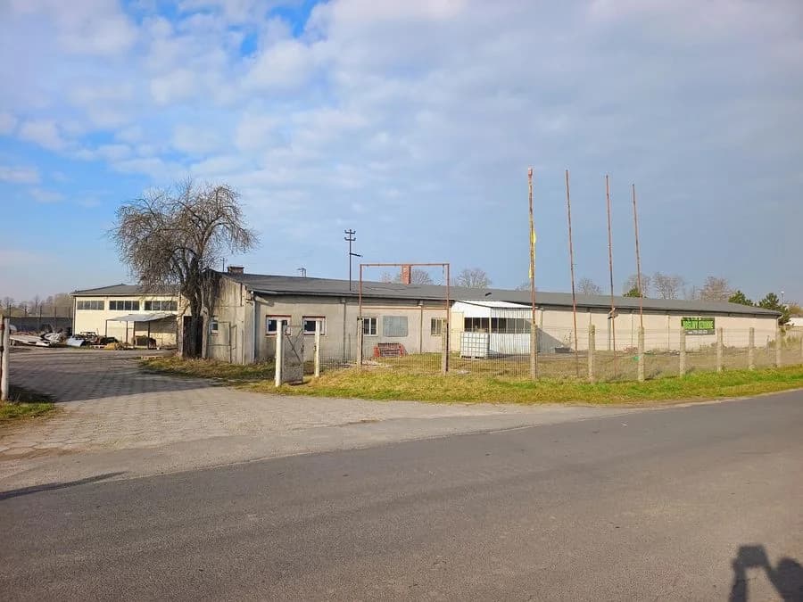 bien commercial à vendre à Goszczanów | 787,5 m²