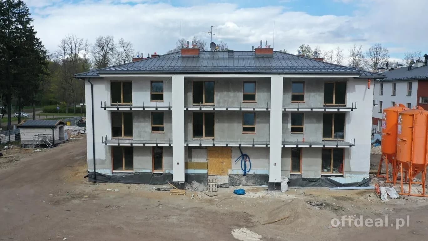 Atrakcyjny lokal usługowy w nowoczesnej zabudowie-Aleja Bohaterów