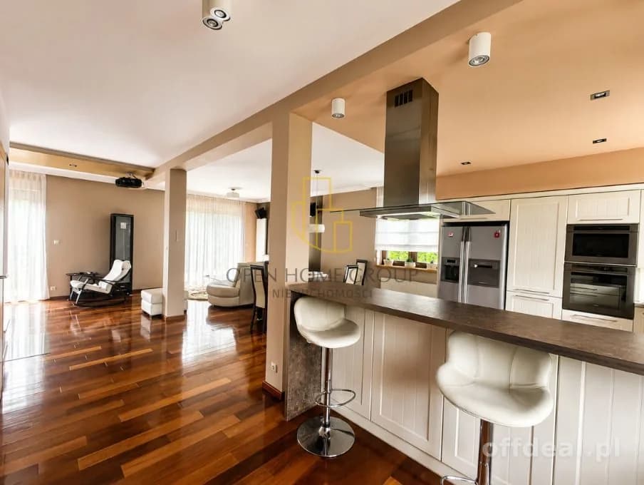 Foto 3: Haus, 8 rooms, 259 m², Bielany Wrocławskie