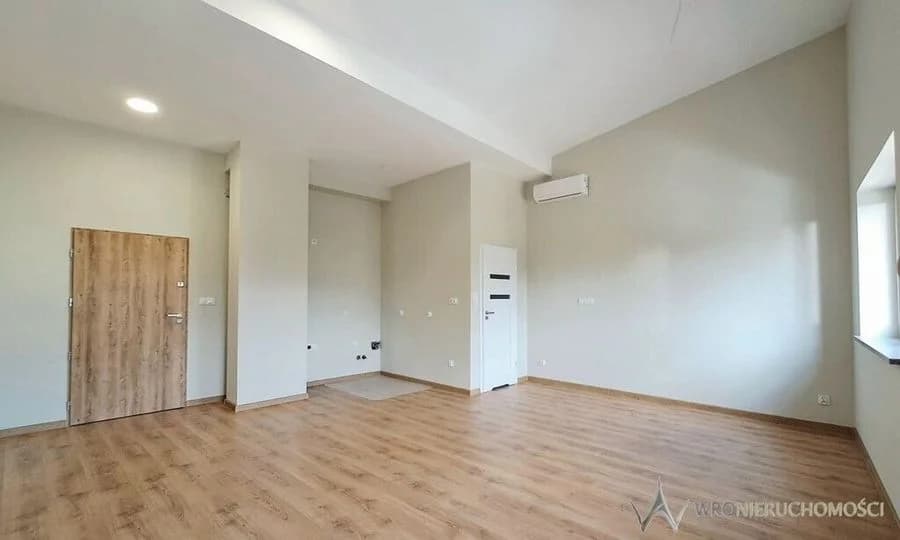Lokal 38 m² po remoncie | klimatyzacja | parking
