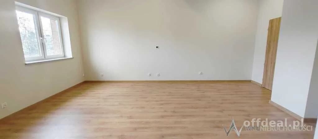 bien commercial à louer à Wrocław, Swojczyce | 38 m²