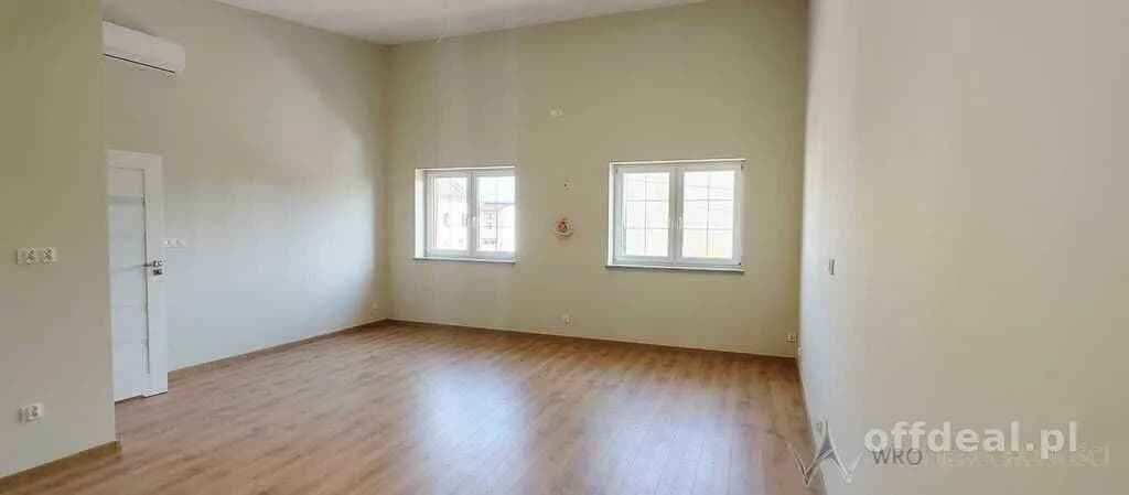 bien commercial à louer à Wrocław, Swojczyce | 38 m²