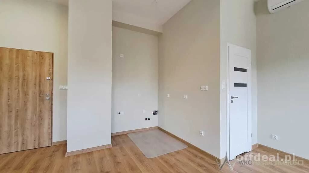 bien commercial à louer à Wrocław, Swojczyce | 38 m²