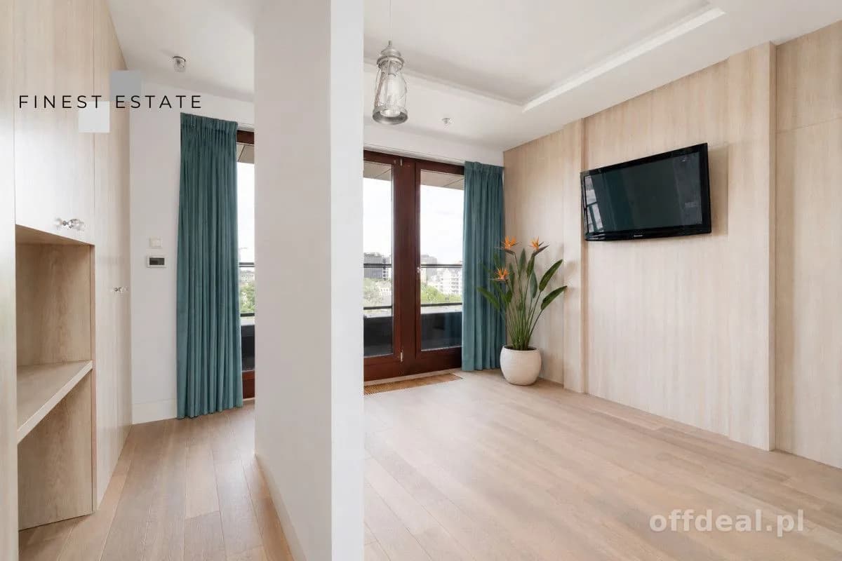 Przestronny Apartament | Metro M2 | Garderoba | 2P