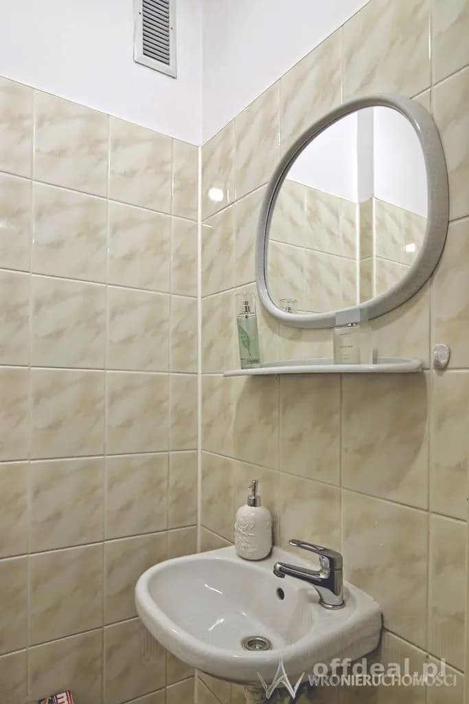 Pełen rozkład/3 pok/balkon/teren zamknięty/parking
