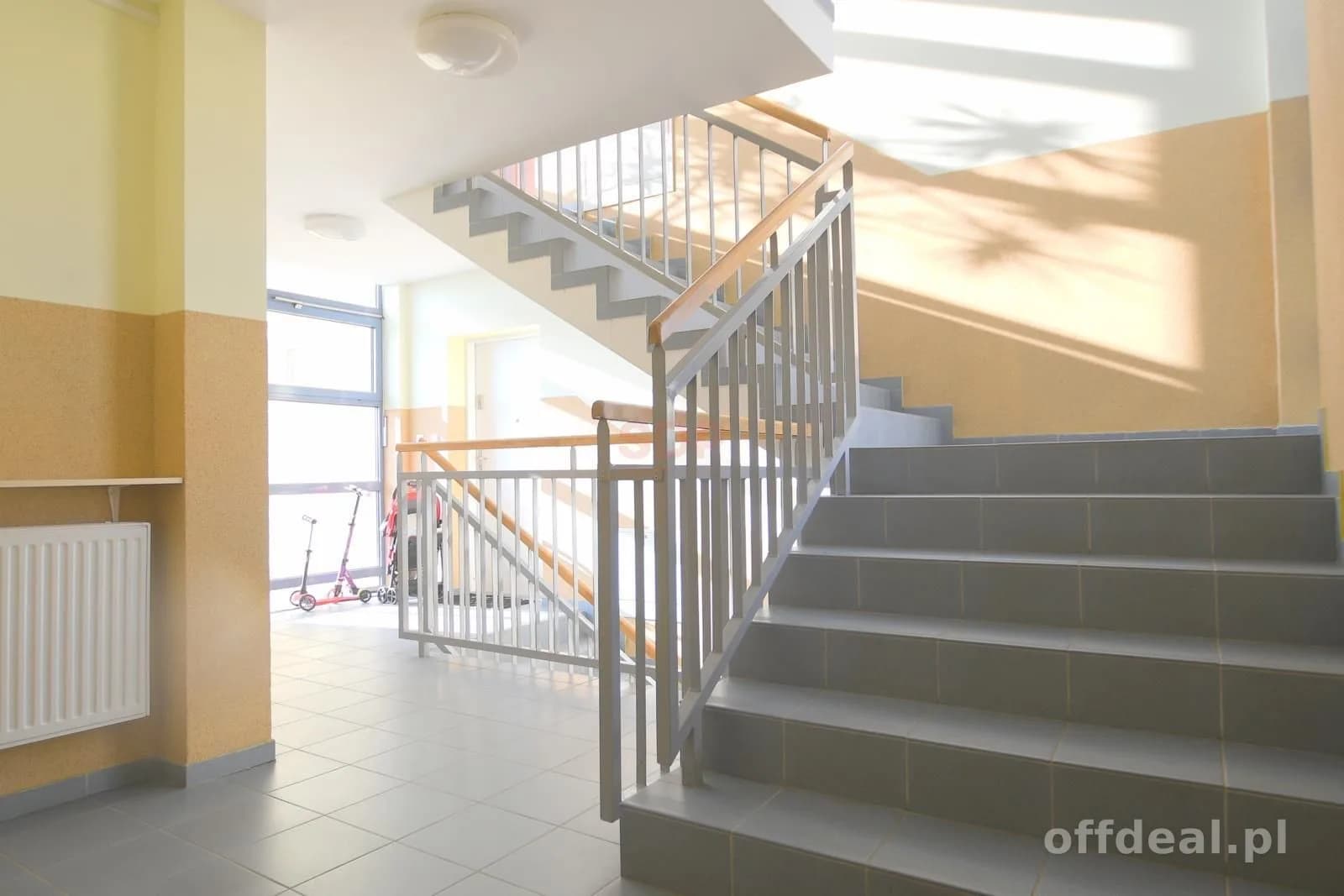 Mieszkanie 2 pokojowe na Gaju - balkon, winda, miejsce postojowe
