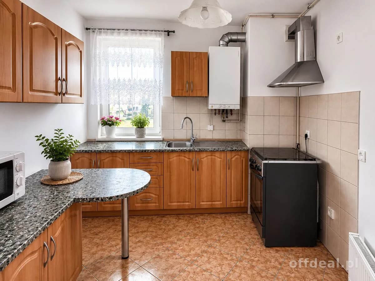 2 pokoje, osobna kuchnia i komórka lokatorska