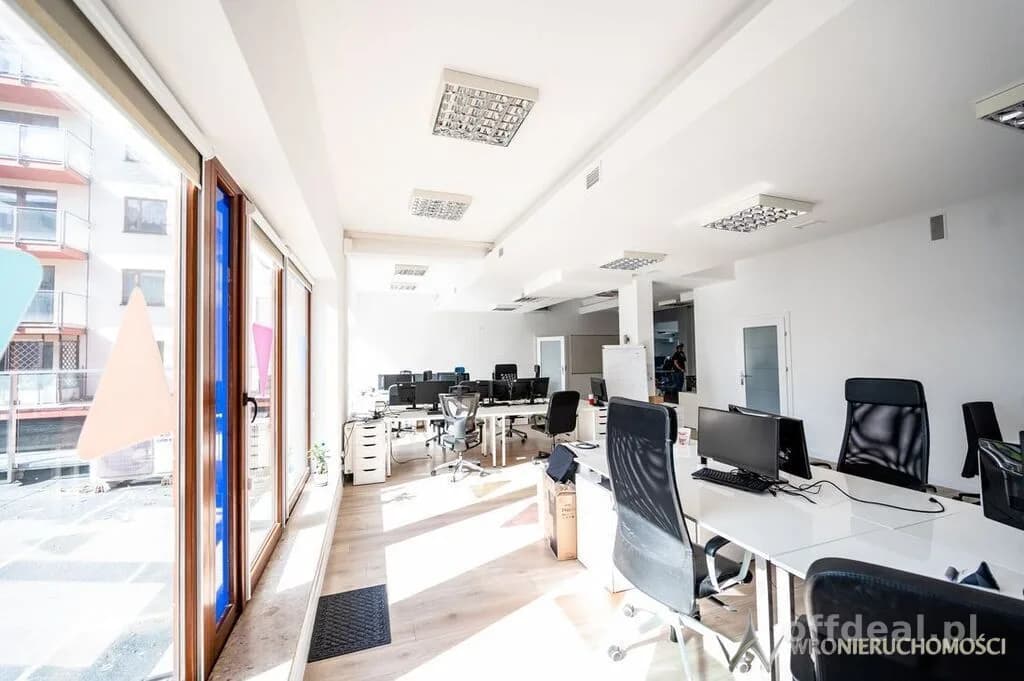 Lokal 459 m² + taras 48 m² | 6 miejsc w garażu