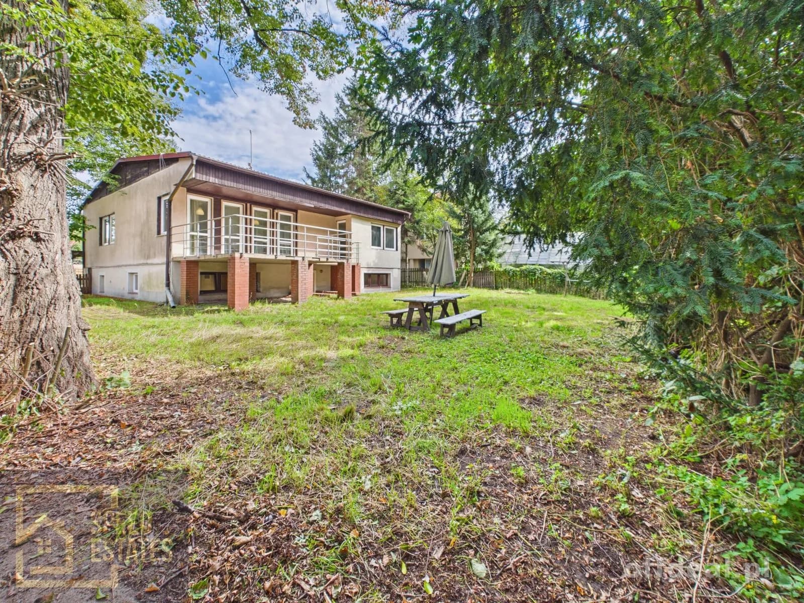 DOM Z 5 NIEZALEŻNYMI MIESZKANIAMI | 900 m² DZIAŁKI | INWESTYCJA