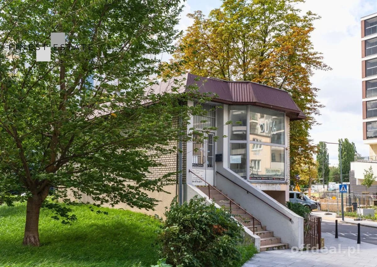 Wolnostojący budynek 65,8 m² z witryną | Metro