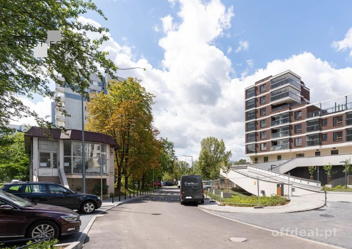 Wolnostojący budynek 65,8 m² z witryną | Metro