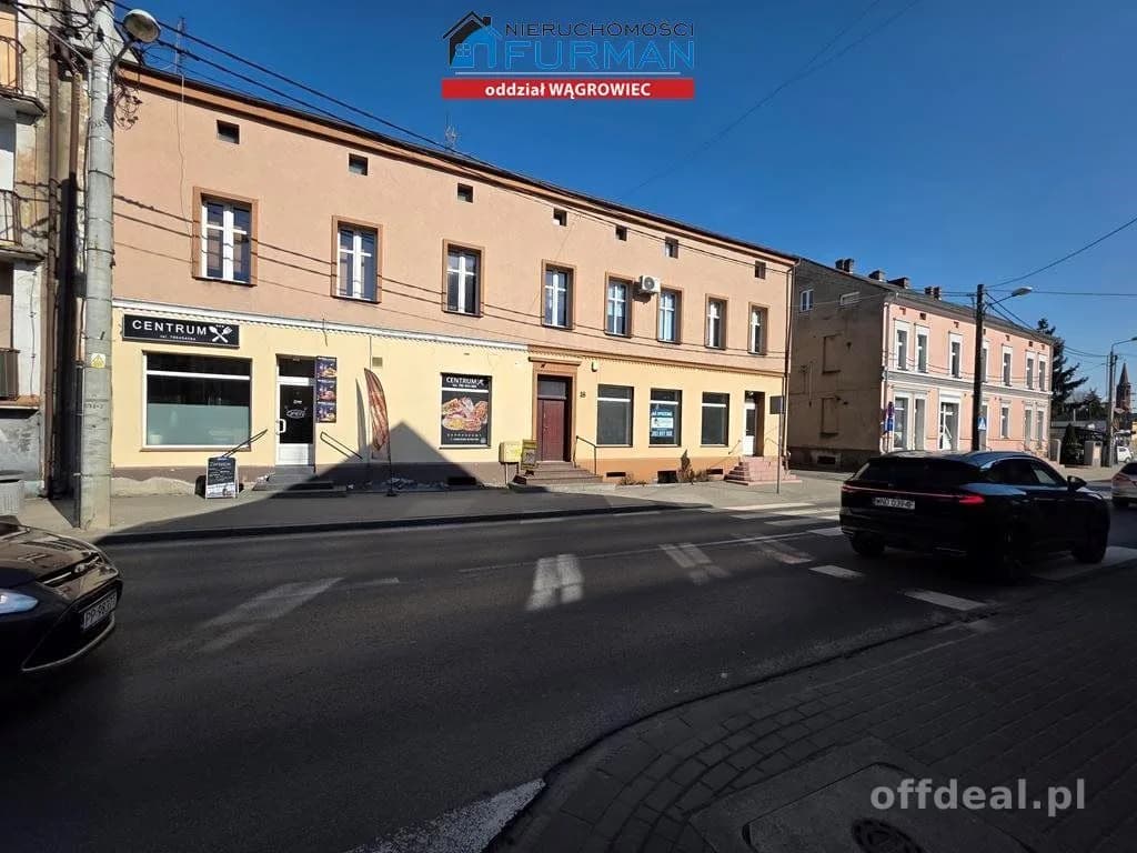 Lokal na sprzedaż, Wyrzysk