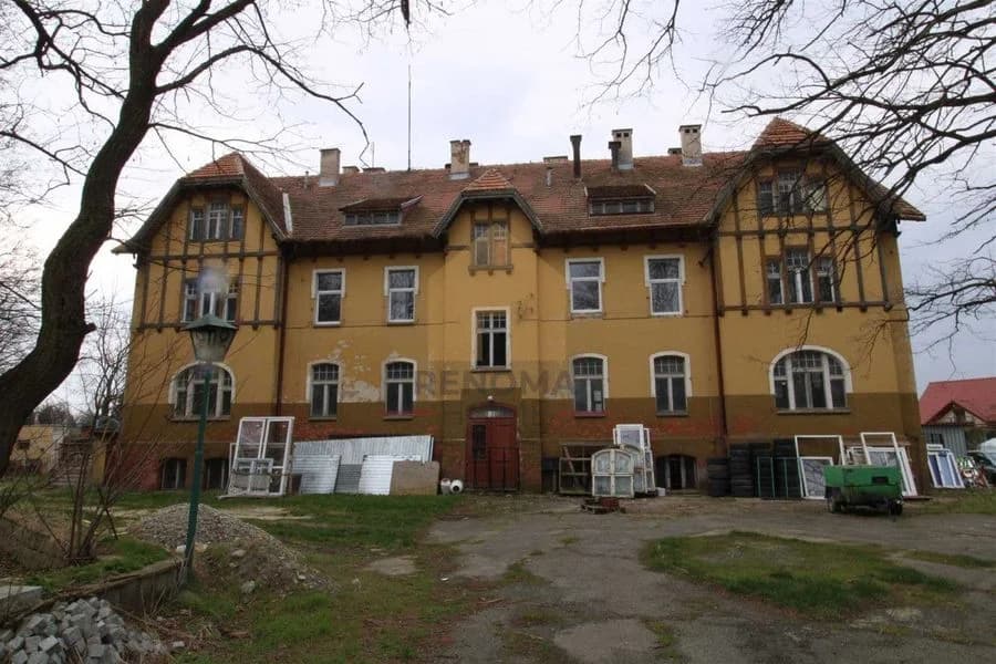 Obiekt komercyjny 1291m2/Działka 49arów
