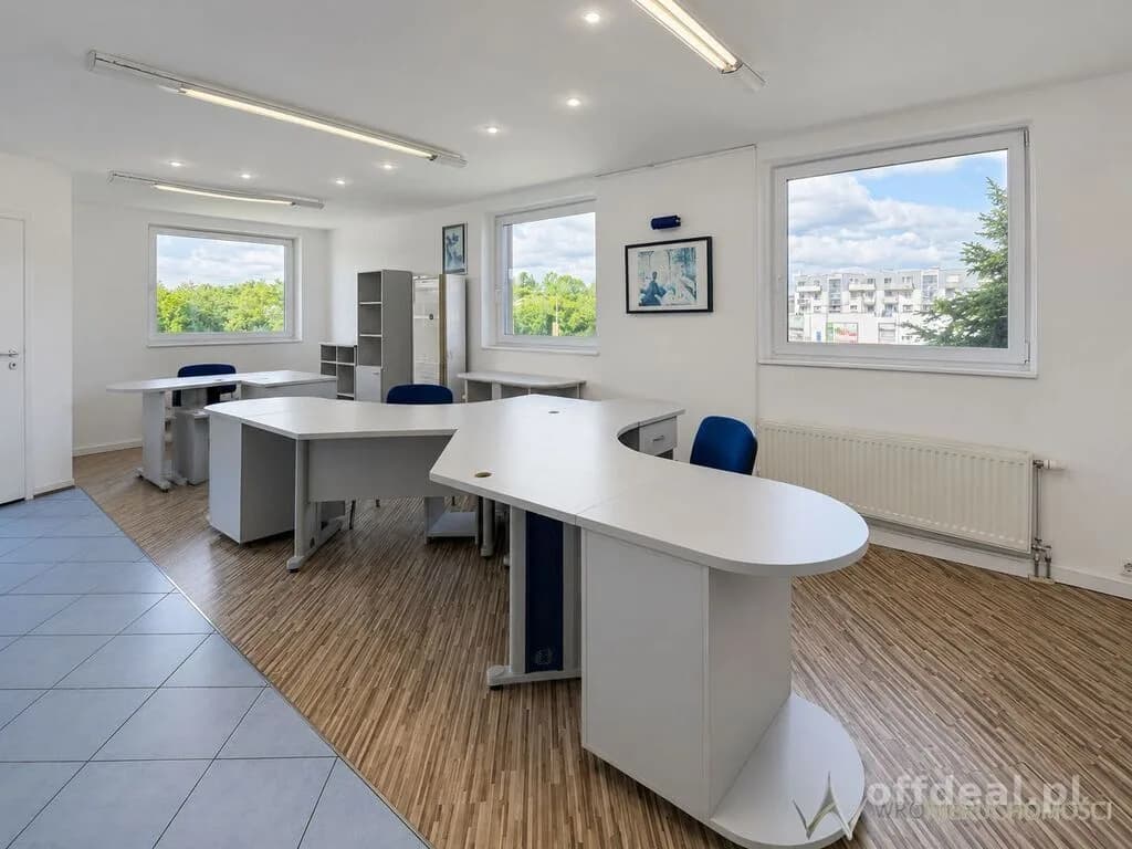 Lokal 130 m2 na biura, gabinety, usługi