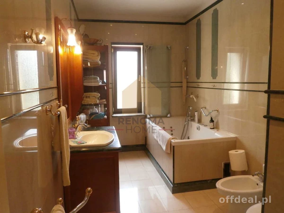 commercial property for sale in Jawor | 945.17 m²