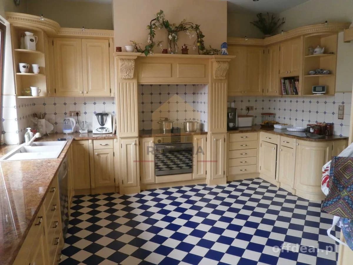 commercial property for sale in Jawor | 945.17 m²