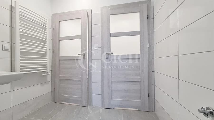 Lokale biurowe w Radłowie od 10,89 - 450 m2