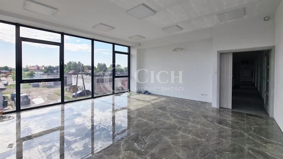Lokale biurowe w Radłowie od 10,89 - 450 m2