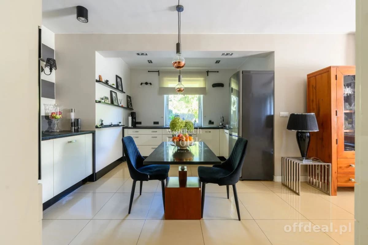 будинок на продаж у Józefów | 4-кімн. | 195 m²