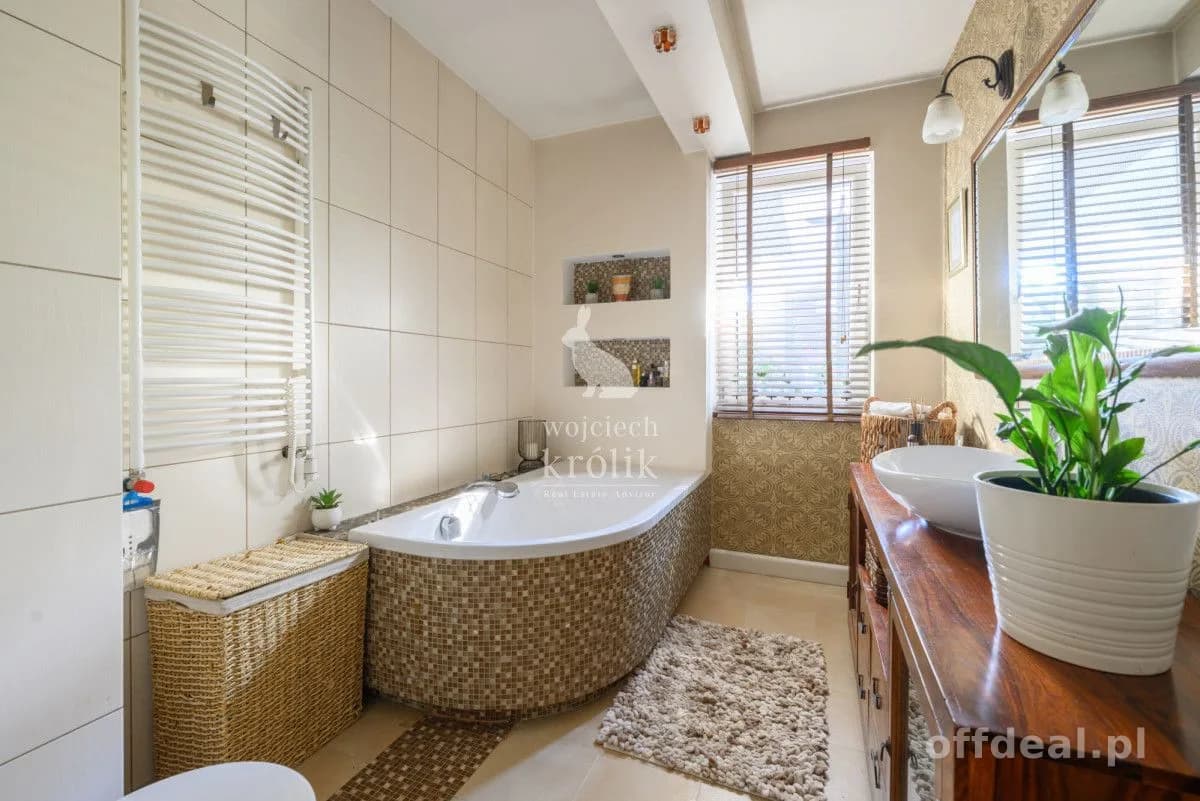 будинок на продаж у Józefów | 4-кімн. | 195 m²